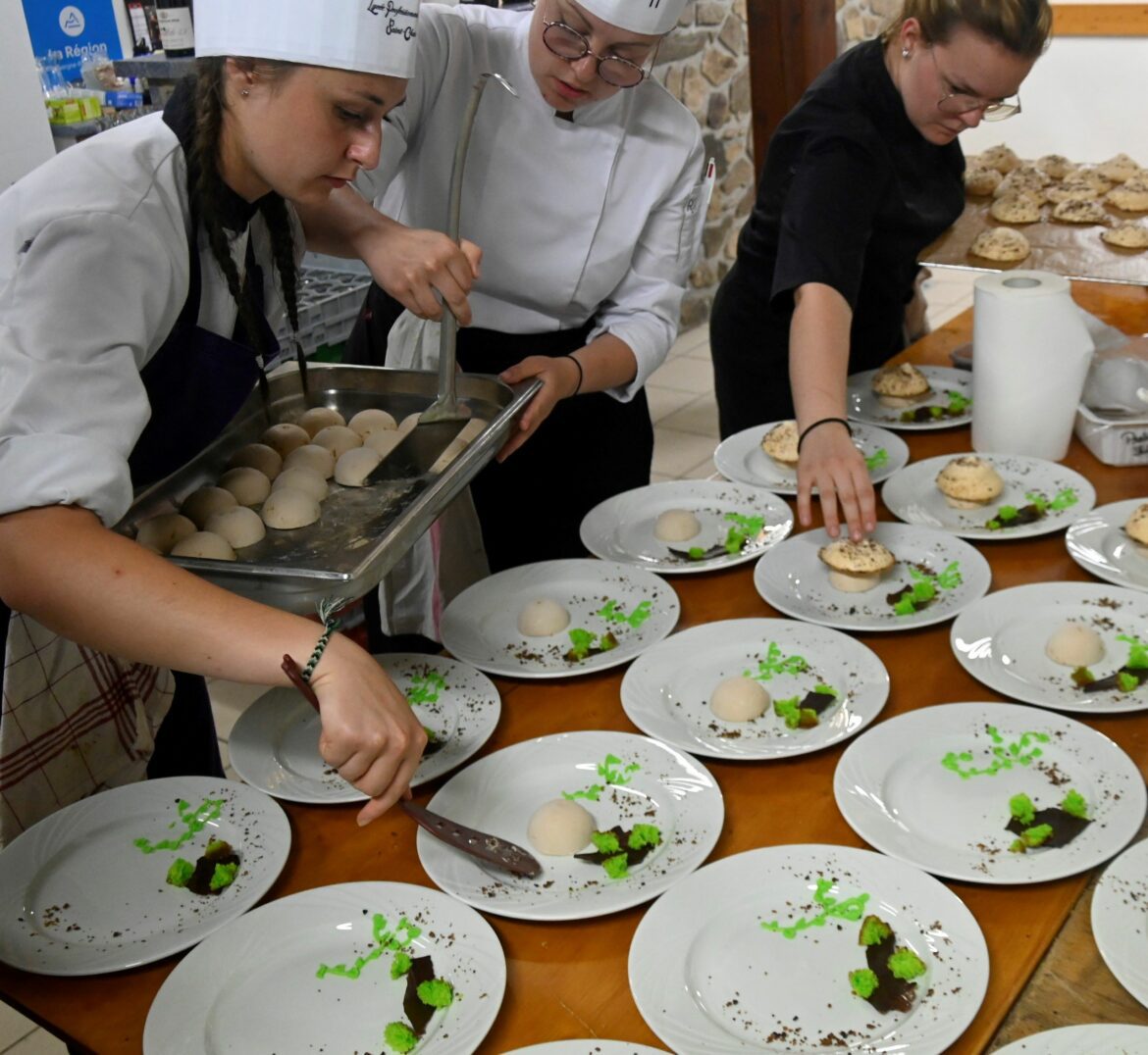 Grammond : une soirée gastronomique organisée par le lycée hôtelier "Les Petites Bruyères" de Saint Chamond