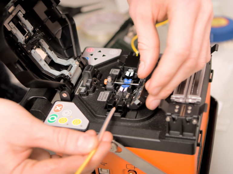 Montrottier confronté à un arrêt dans le déploiement de la fibre optique 2 Fibre optique 01 1