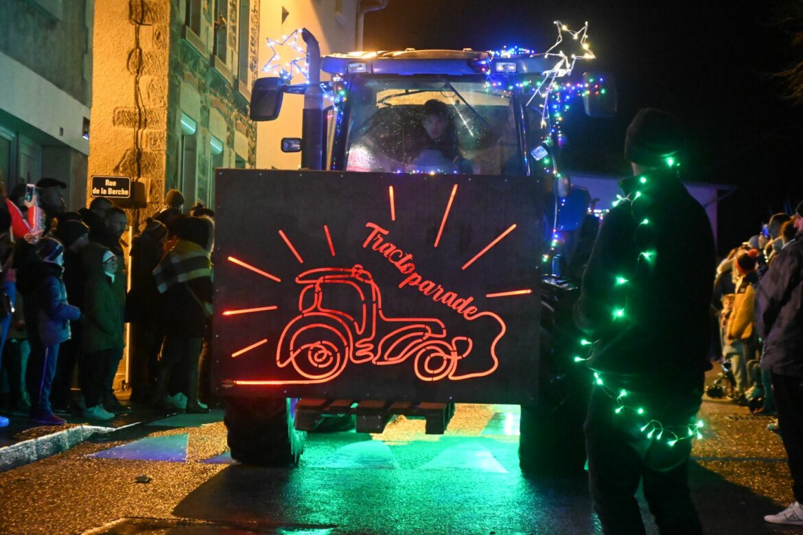 VIDEO - Lumières et Féerie au Marché de Noël de Saint Martin en Haut