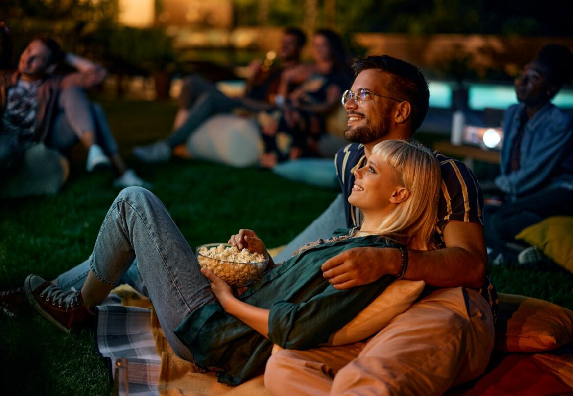 Chambost-Longessaigne : un cinéma en plein air organisé par l'association des jeunes