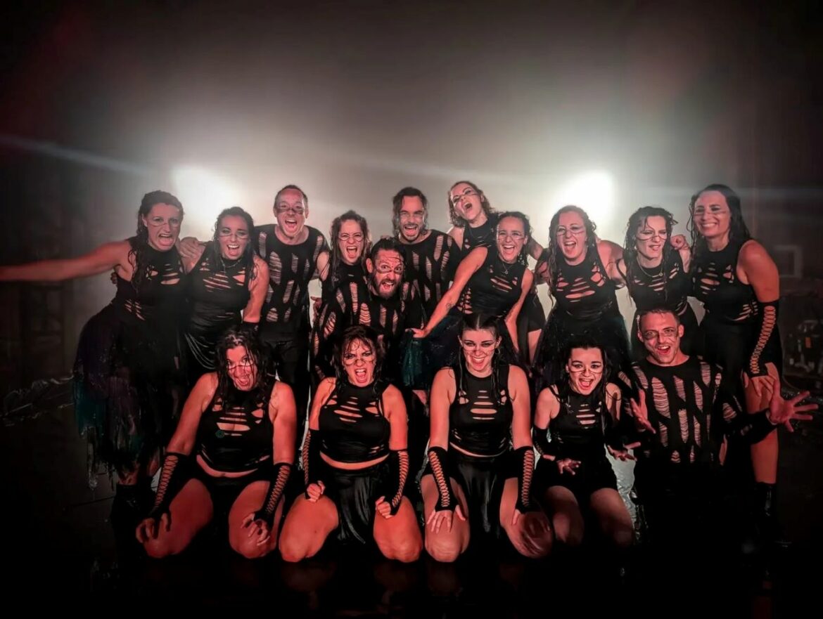 "L'envers du décor" : EVie'Danse révèle son nouveau spectacle dans un clip vidéo