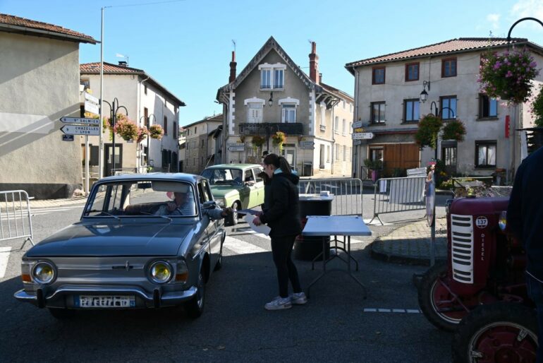Les Vieux Pistons Chevrotins fêtent leurs 10 ans à Chevrières 2 Une organisation bien huilée