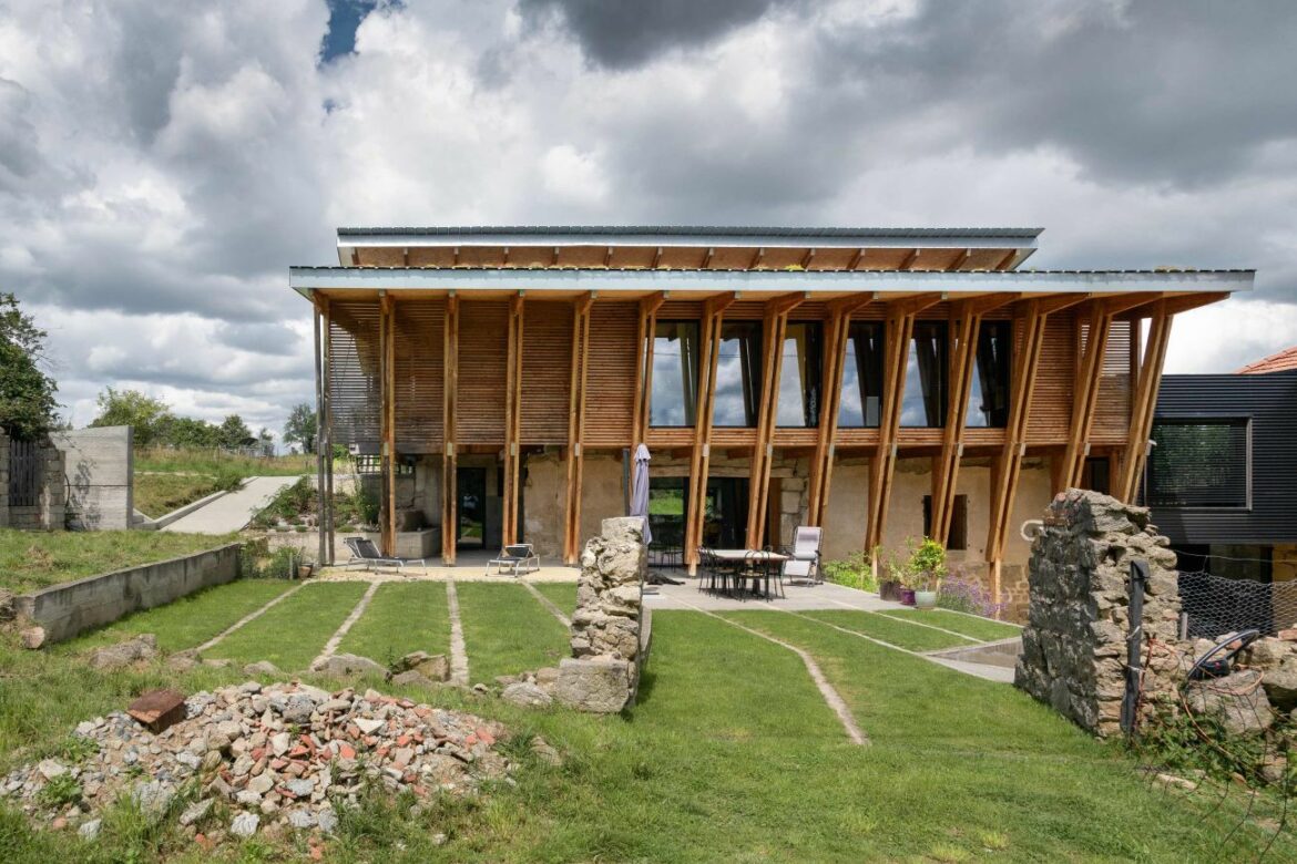 Saint-Martin-Lestra : visitez une ferme réhabilitée primée nationalement - Benoit Alazard