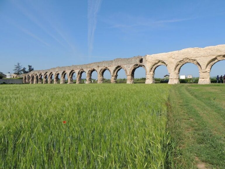 Le sentier de l'Aqueduc romain du Gier 