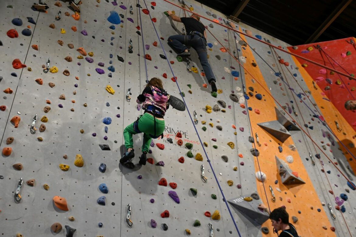 Grimpe Solidaire : une belle journée pour soutenir Rémi et Florent à Chazelles sur Lyon