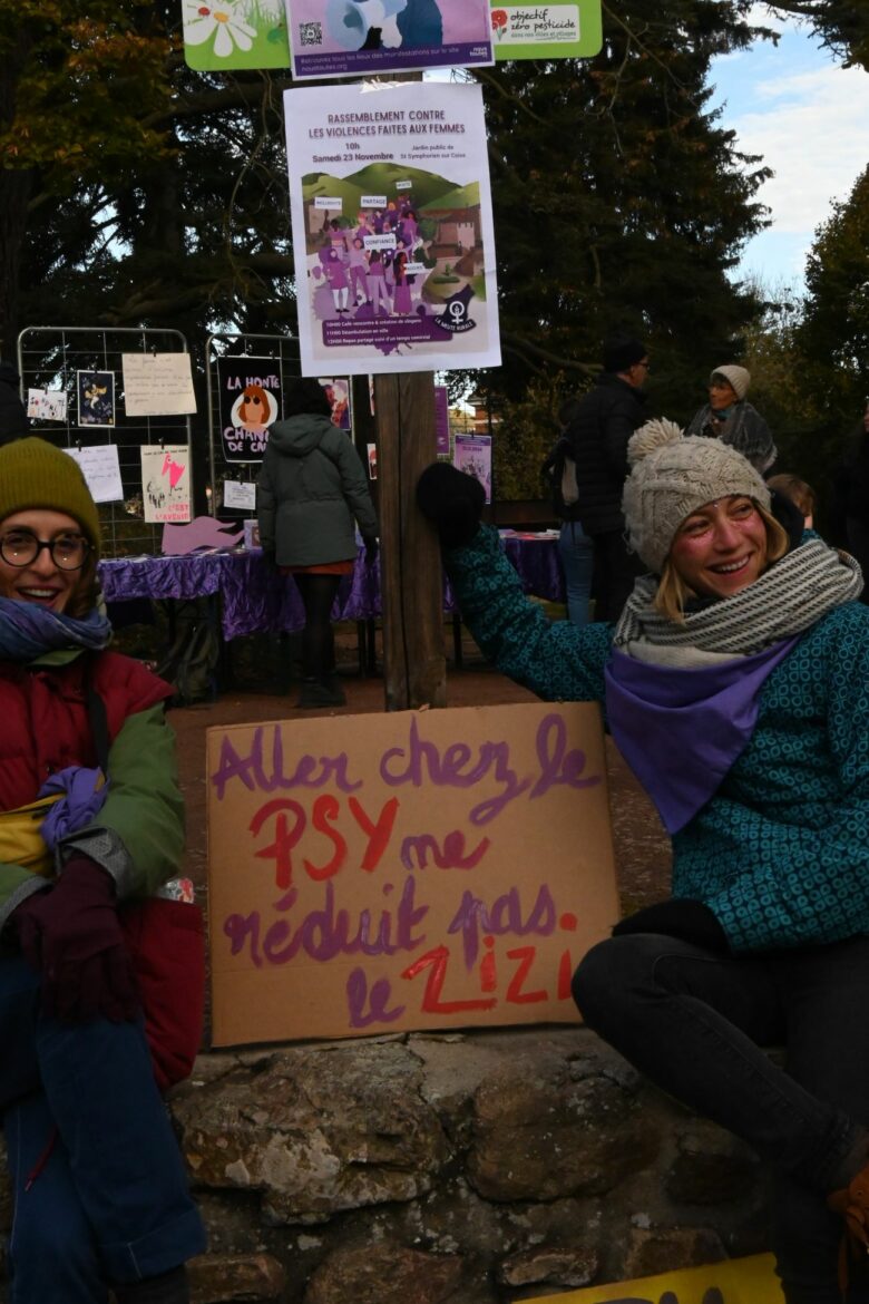 Saint-Symphorien-sur-Coise : une centaine de personnes mobilisées contre les violences faites aux femmes
