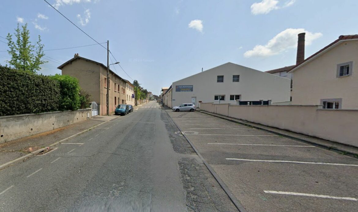 Chazelles-sur-Lyon : stationnement anarchique, la mairie passe à l'action