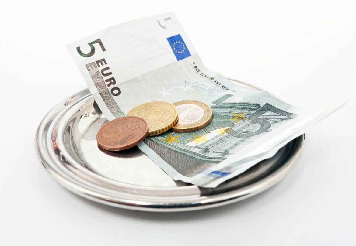 Des pourboires plus modestes mais réguliers