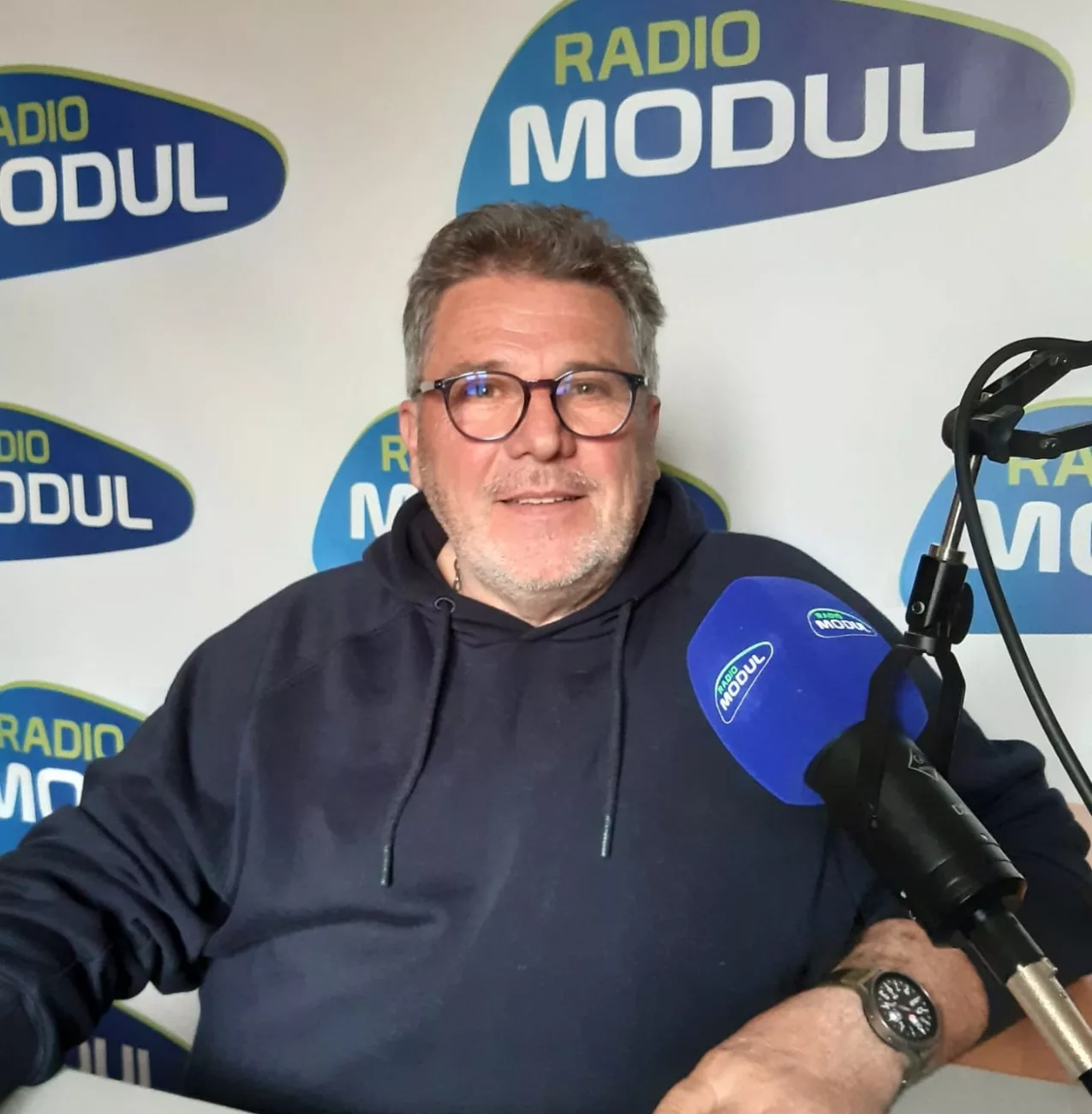 "Le but principal, c'est vraiment d'utiliser sa voiture de collection et puis se faire plaisir" - Bernard Mamet
© Maia Gonzalez Buzzi