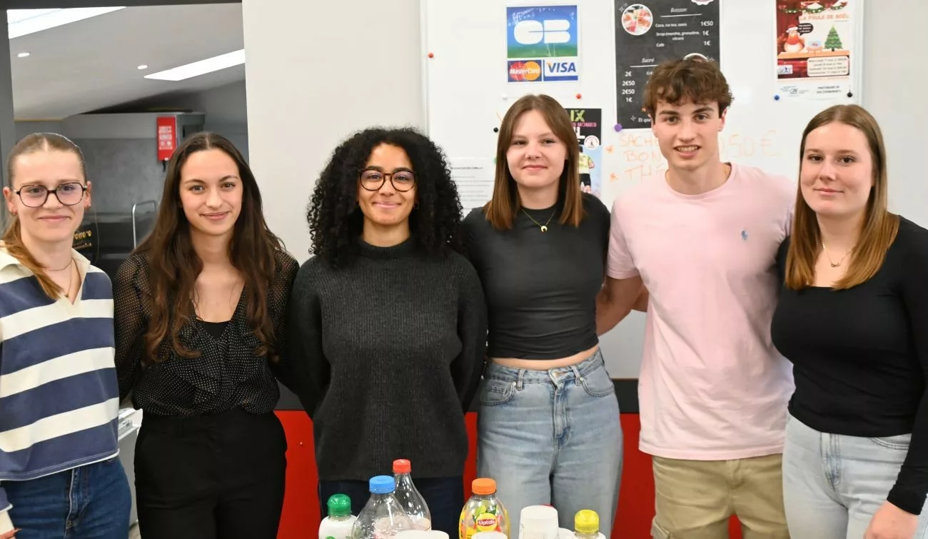 Des étudiants organisent un loto pour lutter contre un cancer rare 1 Ces étudiants et étudiantes à l'Université Jean Monnet, ont porté ce projet de A à Z dans le cadre de leur module de projet entrepreneurial