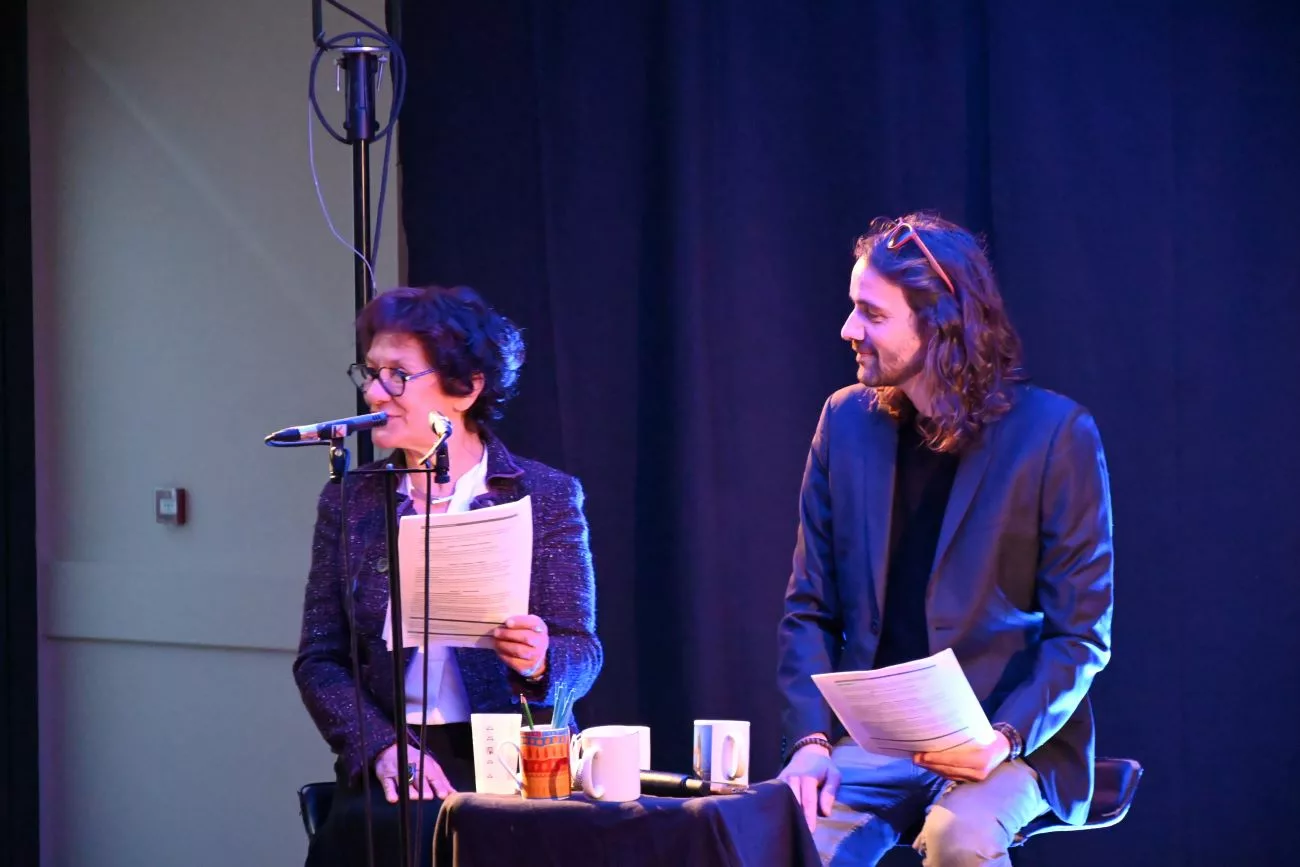 La Fabrik transforme son Assemblée Générale en véritable show 1 Colette et Florian ont animé cette revue de presse particulière - © Quentin Merle