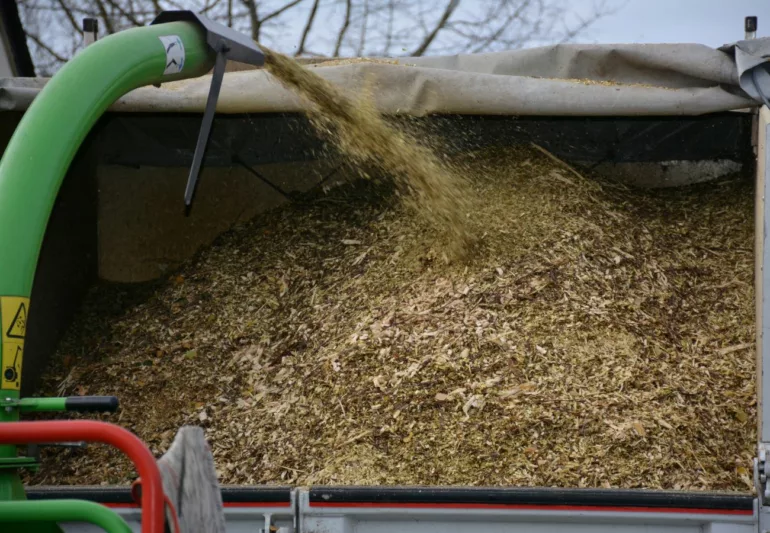 Monts du Lyonnais : valoriser les déchets au service des agriculteurs