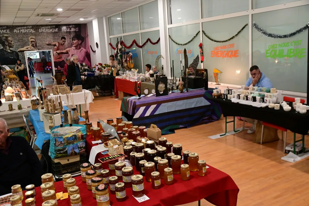 27 exposants étaient présents pour cette première édition au bowling de Saint-Laurent-de-Chamousset - © Quentin Merle