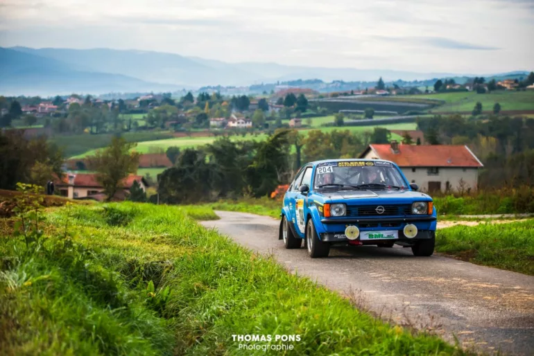 Le rallye Monts et Coteaux 2025 promet un spectacle intense dans les Monts du Lyonnais