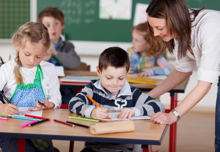 À Montrottier, une enseignante travaille depuis la rentrée sans contrat ni salaire