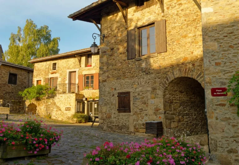 Une auberge paysanne va redonner vie au centre de Riverie à l’été 2026