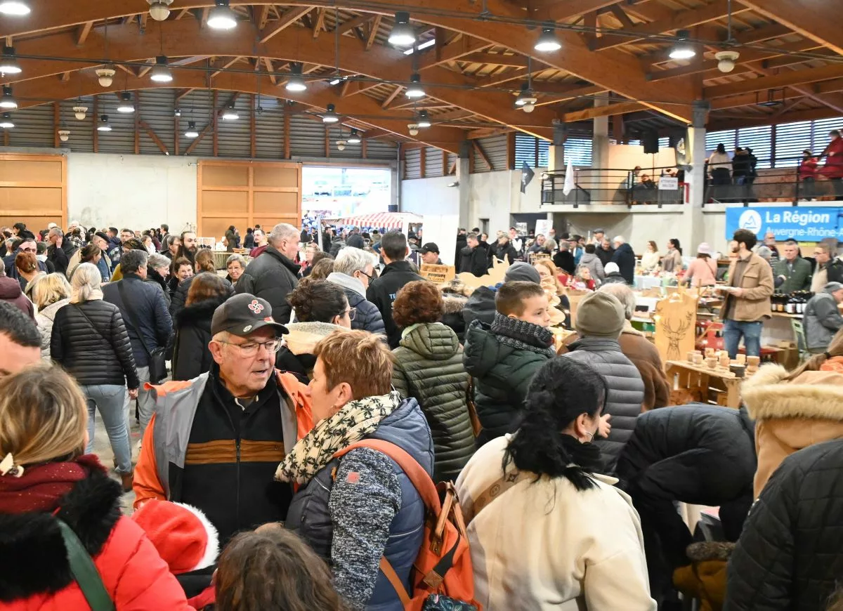 La halle aux veaux de Saint-Laurent-de-Chamousset était le point de départ de l'événement - © Quentin Merle