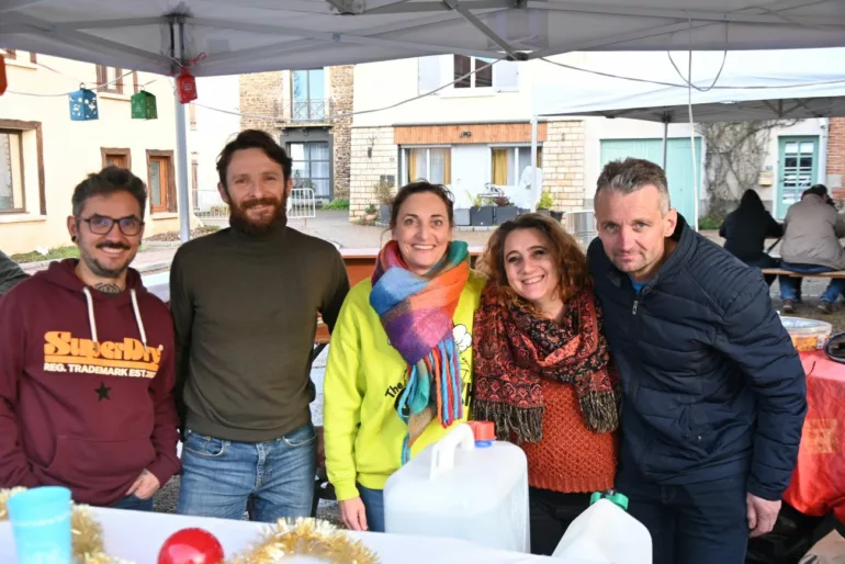 Une éclaircie bienvenue porte le marché de Noël de Saint-Médard-en-Forez