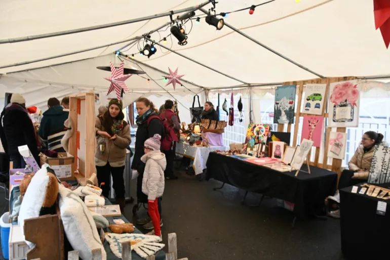 Un marché de Noël s'est invité au marché hebdomadaire de Grammond