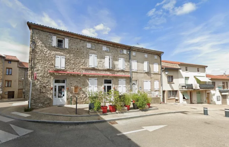 Rontalon cherche un nouveau gérant pour le Café de la Place