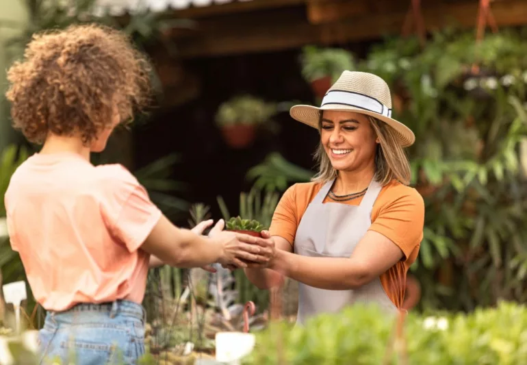 Le SEL des Monts du Lyonnais prouve que l'entraide peut remplacer l'argent depuis 25 ans