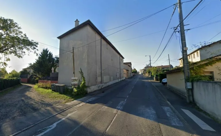 Neuf habitants de Brindas évacués en urgence face au risque d'effondrement de leur immeuble en pisé