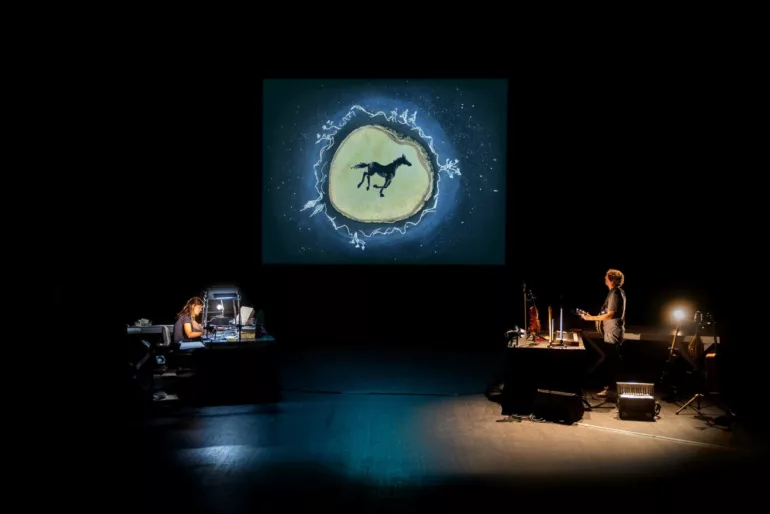 Le festival Un Mouton dans le Ciel fait rêver le jeune public dans les villages des Monts du Lyonnais