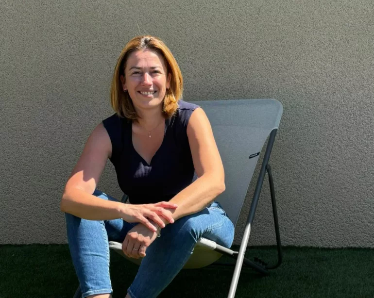 Clémence Piot crée Le Gone Voyageur à Saint-Martin-en-Haut pour organiser vos vacances sur mesure