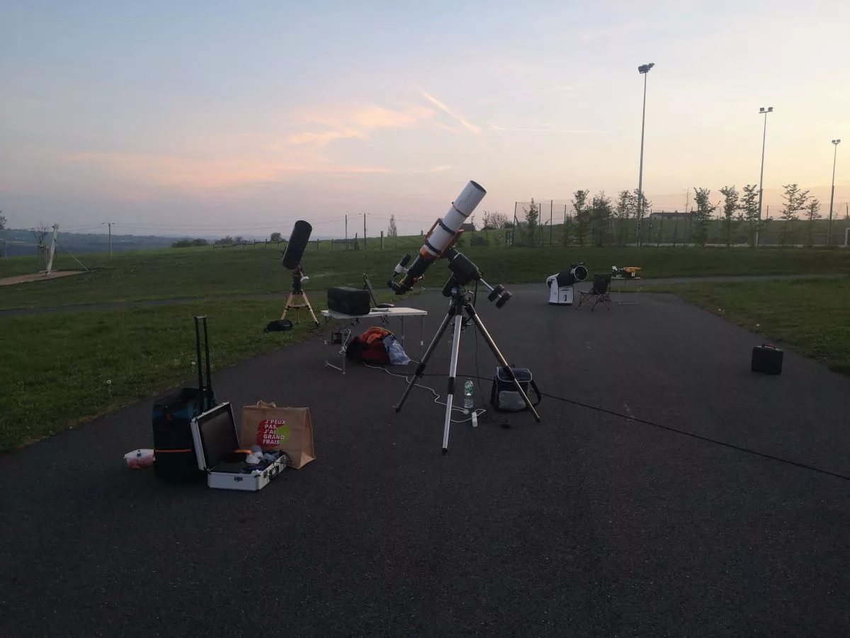 L'association déploie ses télescopes pour trois soirées gratuites dédiées, notamment, à l'observation de la Lune - © CAML