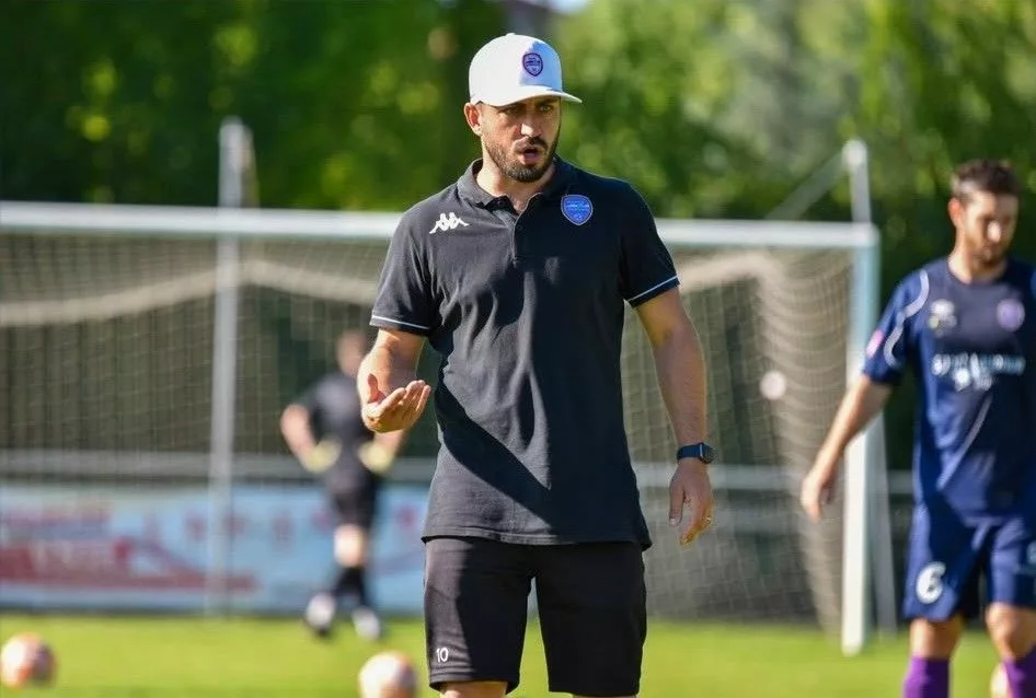 "On ne va pas se laisser intimider par les autres équipes" : Romain Dedola révèle ses ambitions pour les Hauts Lyonnais en National 1 Romain Dédola veut "faire en sorte de montrer la région des Monts du Lyonnais" - DR