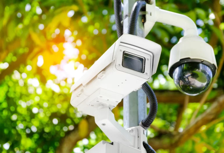 Vidéosurveillance : entre coûts élevés et besoins de sécurité, où en est votre commune ?