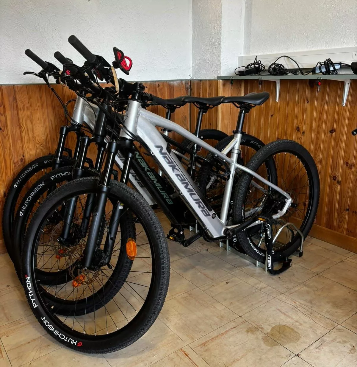 Une nouvelle agence de location de VTT électriques s'installe à Montrottier pour explorer les Monts du Lyonnais 2 Une flotte de VTT pensée pour le confort - © Laura Borges