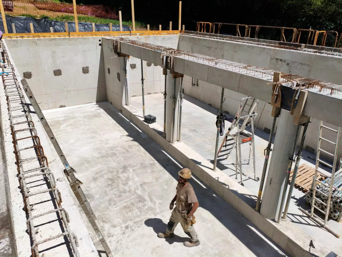 Un grand chantier démarre à Saint-Pierre-la-Palud pour protéger le ruisseau des Côtes de la pollution 1 La construction d'un nouveau bassin pour absorber les fortes précipitations - © CCPA