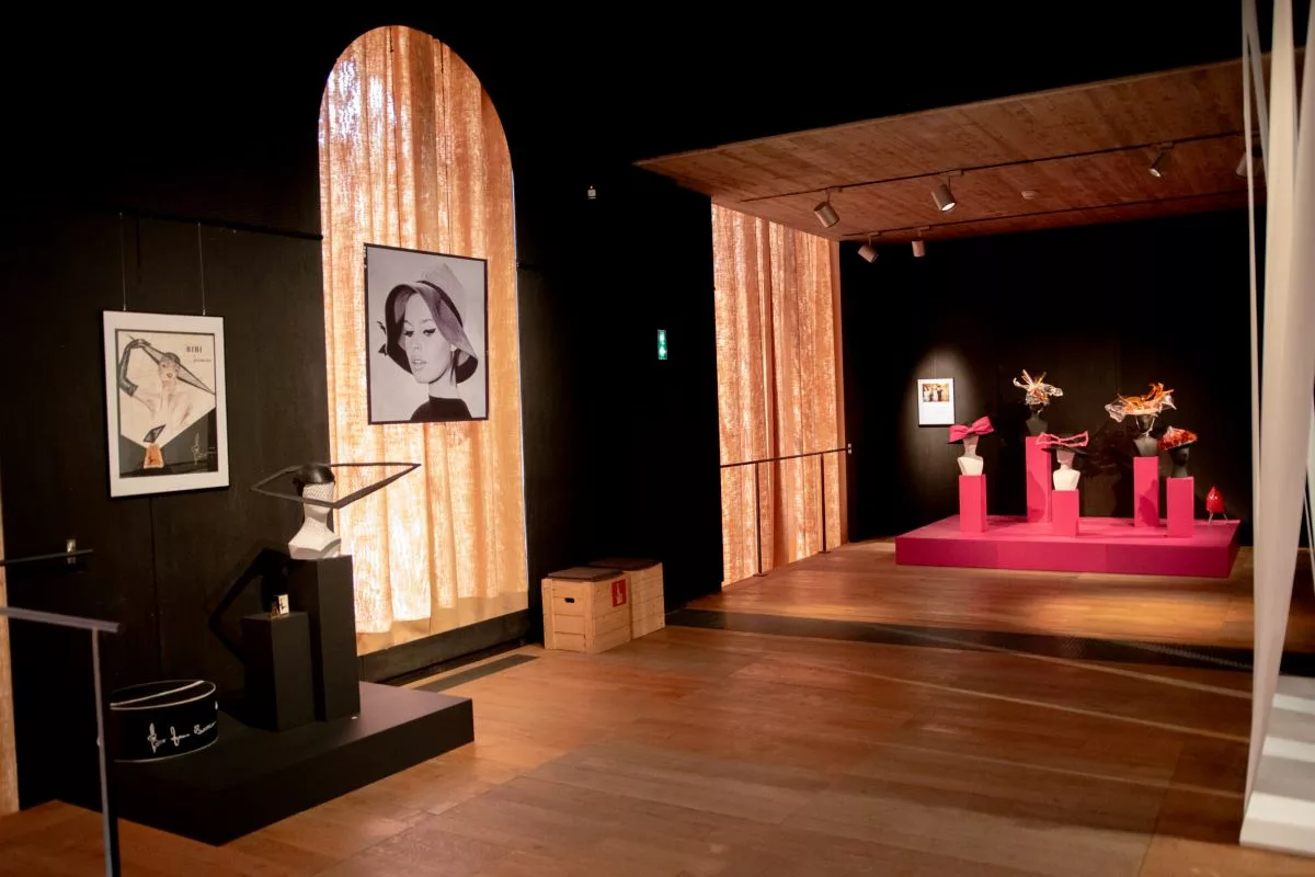 Expositions "Chapeaux de stars signés Jean Barthet" - © Atelier-Musée du Chapeau