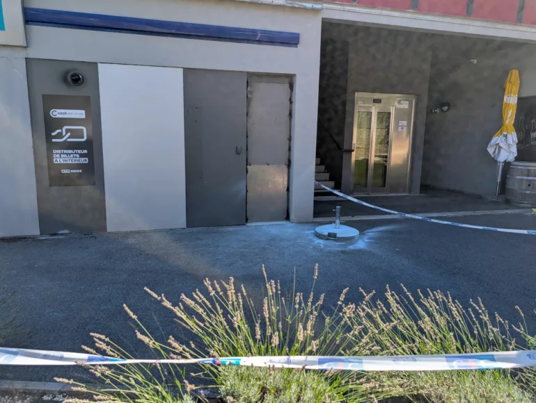 Un distributeur de billets arraché en pleine nuit à Saint-Symphorien-sur-Coise