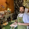 À Haute-Rivoire, Pierrick Quantin transforme l’aquarelle en un véritable moment de partage