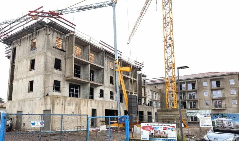 La future résidence autonomie pour seniors prend forme sur l'ancien site Samov à Chazelles-sur-Lyon